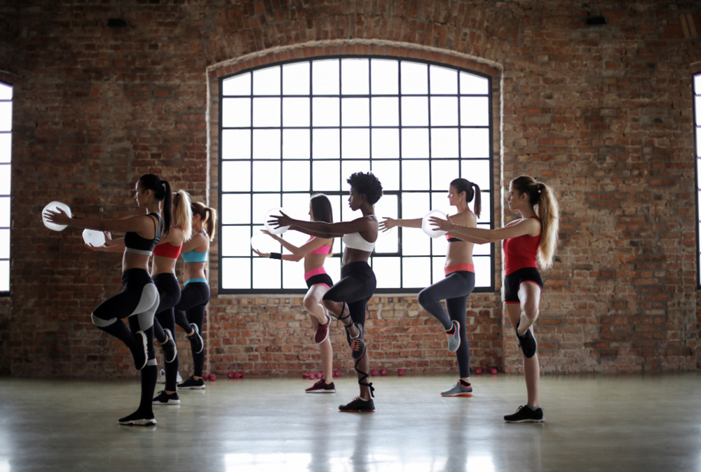 Power in Numbers: Unveiling the Benefits of Group Fitness for Kickboxers